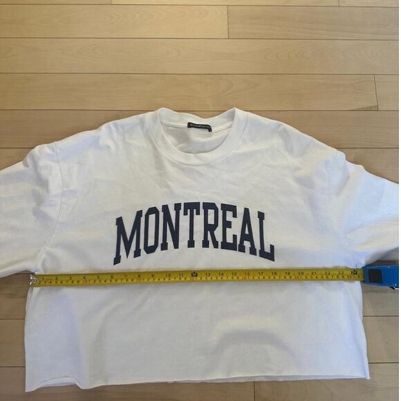 Classic Brandy Melville cropped crewneck with “Montreal” - Picture 4 of 8